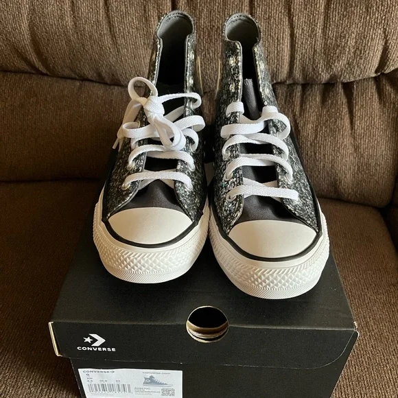 NIB CONVERSE BIG KIDS Chuck Taylor All Star Glitter Size Kids
